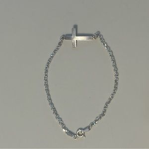 Sterling silver cross chain bracelet.